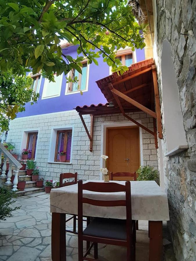 Guesthouse Hlias Gloria Berat Exterior foto